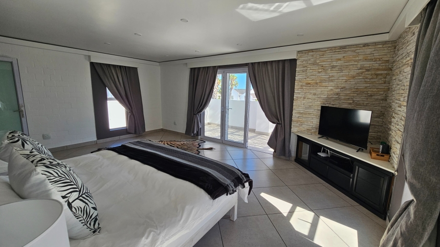 4 Bedroom Property for Sale in Britannia Bay Western Cape